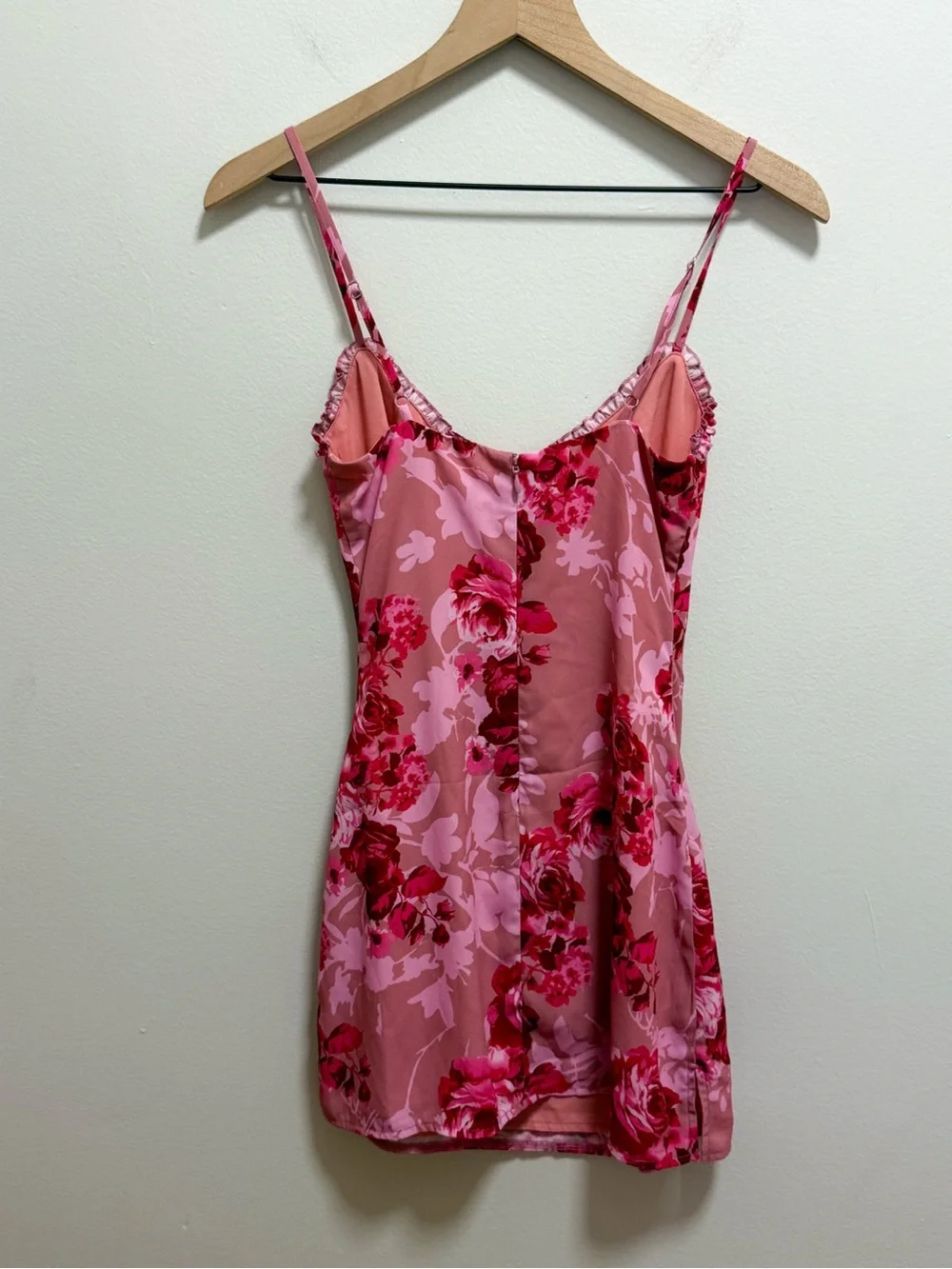 White fox boutique that one friend pink floral mini dress rose going out date - Picture 5 of 5